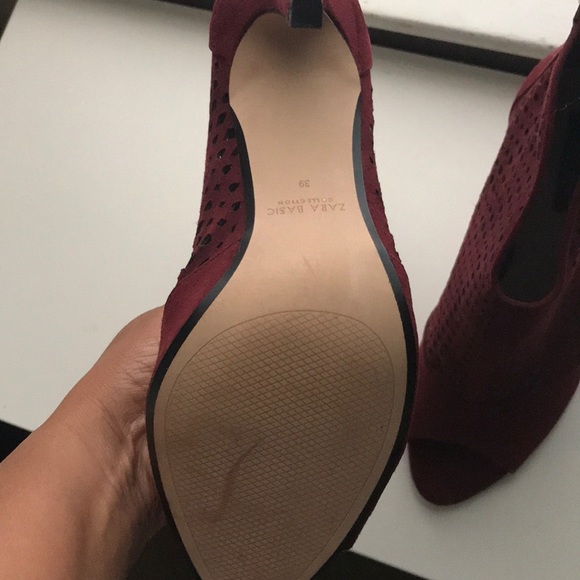 Perforated Open-toe Burgundy Booties - Picture 2 of 2